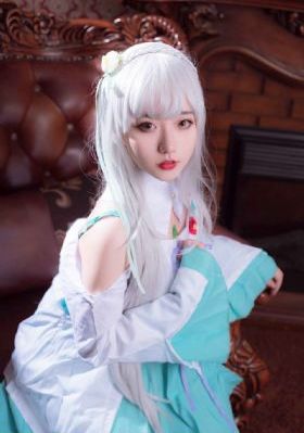 亚洲国产中文精品综合久久-高清不卡电影未删减版